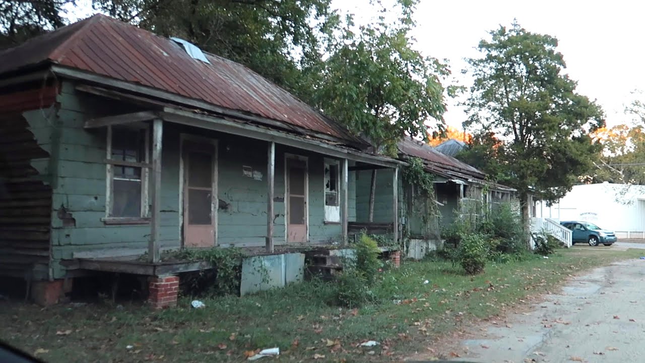 OLD SCHOOL DEEP SOUTH TOWN / EUFAULA ALABAMA HOODS