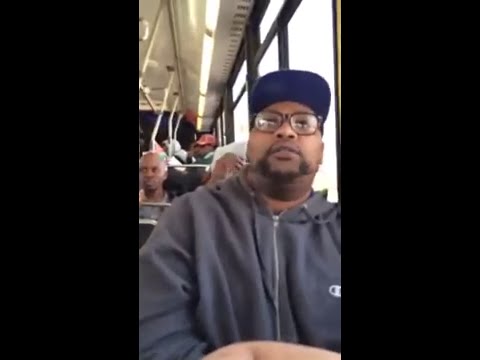 Le passager d'un bus remet à sa place une femme énervée