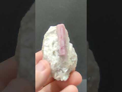 Mineral de Turmalina Var. Rubelita, Cuarzo de Minas Gerais, Brasil