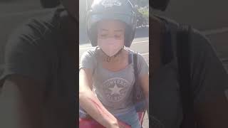 Download lagu Suporter solo lukai tangan seorang wanita menggunakan silet. mp3
