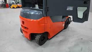 Toyota 8FBMT25 electric forklift | Image 4 - Machineryline