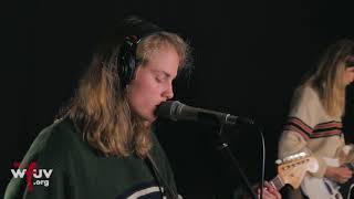 Marika Hackman - &quot;Boyfriend&quot; (Live at WFUV)