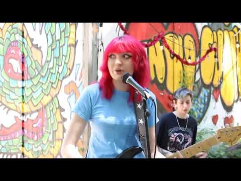 Bee Blackwell video