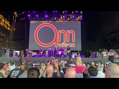 Ann Wilson Barracuda live at Dos Equis Pavilion 9/24/22 Tom Bukovac