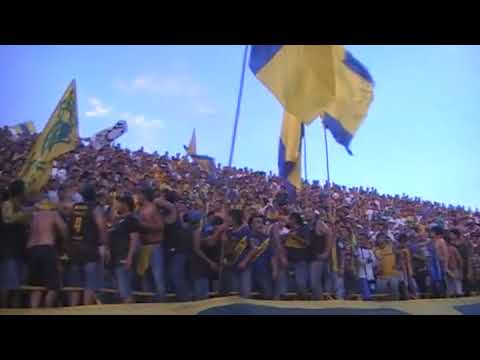 "CHANCHOLIGANS EN LAS BUENAS Y EN LAS MALAS ALENTANDO A TODO PULMÓN" Barra: Chancholigans &bull; Club: Sportivo Luqueño