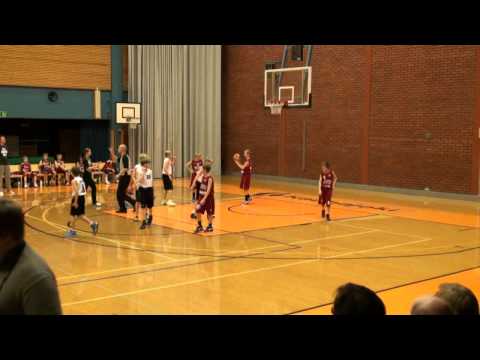 KARHU VS PYRINTÖ 15122012