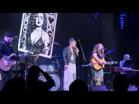 Meghan Parnell & Sandra Bouza - Closer To Fine - LIVE