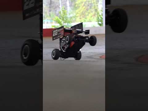 This R/C Sprint Car is 🔥 #losirc #rccars #sprintcar #losisprint22s #hobby #rc #amainhobbies #rccar