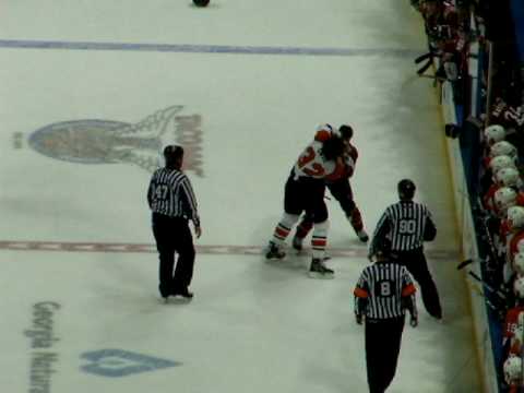 Hockey fight (thrashers and flyers)