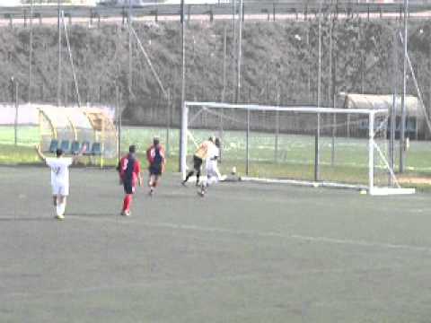 GOLD CALCIO-PIANEZZA 3-3 (3 APRILE 2011). RIGORE BABA HAY - www.sportovest.com