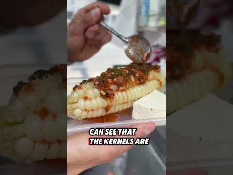 Choclo con Queso - Must Try - Peruvian Street Food 🇵🇪 #streetfood #peruvianfood #choclo #limaperu