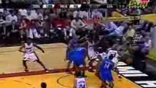 Alonzo Mourning destroys Dwight Howard