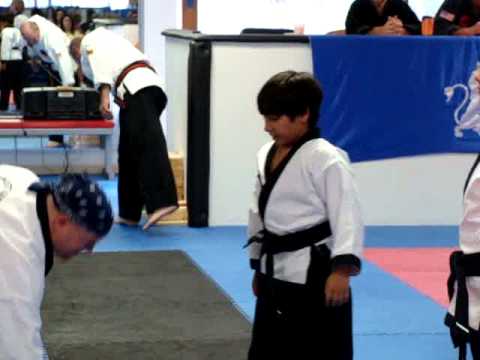 Jimmy Jump Knee 2 boards.MPG