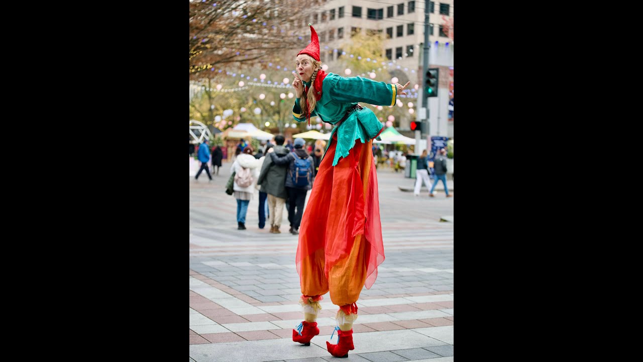 Promotional video thumbnail 1 for Stilt-Dancer