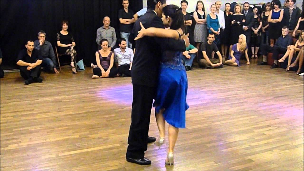 Florencia Labiano & Hernan Rodriguez - El colectivo - Paris 1.