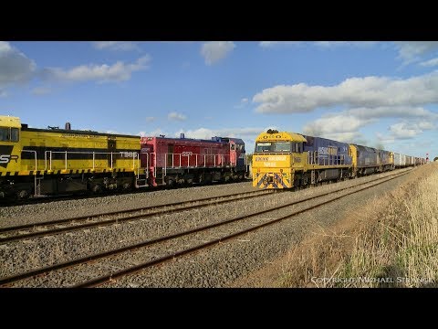 Diverted 6MB2 Freight Train Crosses SSR Metro X'trapolis Transfer - PoathTV Australian Railways