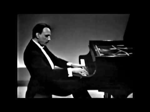 Michelangeli - Debussy, Children's Corner, L.113, IV The Snow is Dancing (1962)