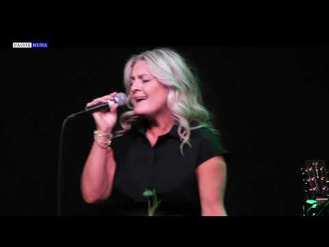 (5965) Lisa Fredriksberg: Mítt lív í tíni hond / My life is in your hands