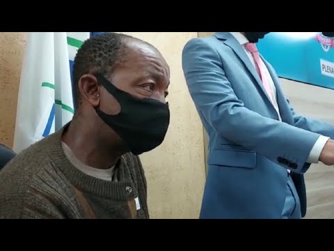 Homem, de 56 anos, fala sobre constrangimento em mercado