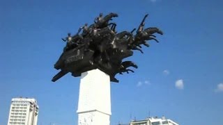 preview picture of video 'KORDON, IZMIR, TURKEY. Прогулка с лошадями по Кордону, праздники 23 апреля в Турции.'