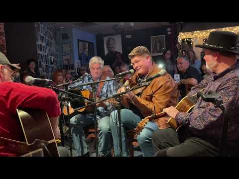"Gettin’ Lucky In Kentucky" - Alex Miller (Live at the Bluebird Cafe)