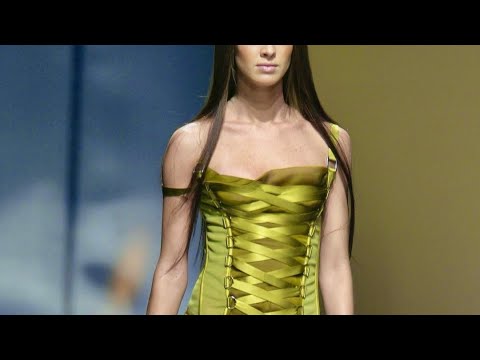 Versace Fall Winter 2003 Paris Haute Couture Week - Full Show