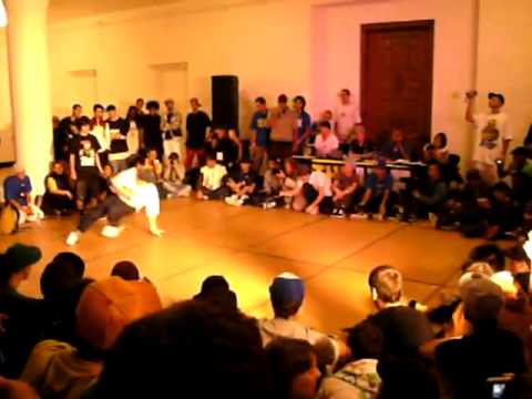 IBE 2009 Quarter Final Footwork Battle - Focus vs Movie One