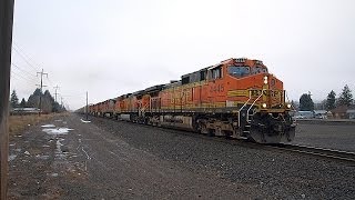 preview picture of video 'BNSF Autorack, Daddy Daughter Railfanning'