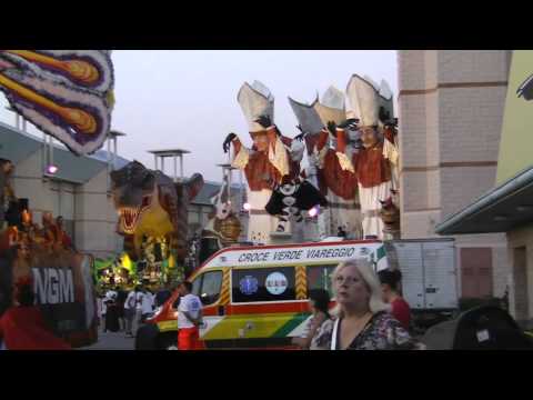 Carnevale estivo di Viareggio 2012  : ( apertura e sfilata notturna )