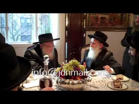 Toldos Aharon Rebbe meets with Rabbi of Beis Chaim Yehoshua - Cheshvan 5771