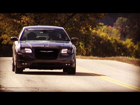 2016 Chrysler 300  | an average guy's review |part 1