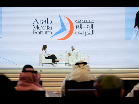 أحمد بن محمد يشهد جلسة مستقبل الخليج العربي وسط متغيرات عالمية