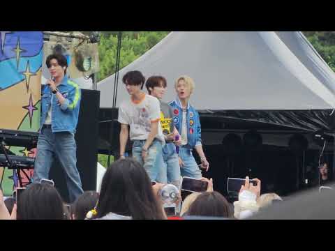 230610 - Weverse con festival Enhypen Attention Please Band ver