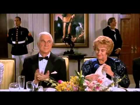 Nackte Kanone 2 1/2 Eröffnungsszene