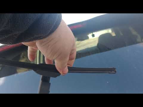 How to replace the Rear Wiper on a Kia Niro.