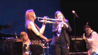 Nicole jo and saskia laroo band woman in jazz fest halle 2010