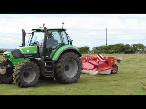 Grass Topping with a Deutz -Fahr tractor