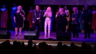 Dolly Parton and brother Randy Parton perform Nov. 13, 2017
