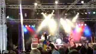 Young Knives - She&#39;s attracted to - Glastonbury 2007