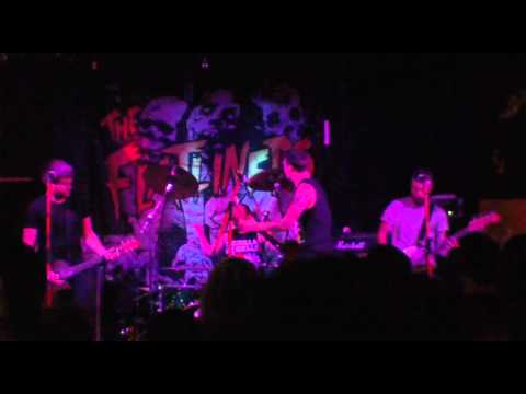 The Flatliners - Meanwhile, In Hell... / Carry The Banner  @ Triebwerk, Wr. Neustadt