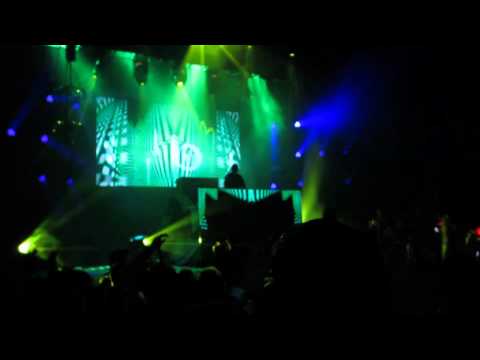 Avicii vs Eric Turner - Dancing In My Head (Avicii's 'Been Cursed' Mix) @ The Warfield in SF