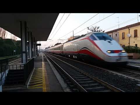 Frecciabianca 8815 Milano C.LE - Lecce in transito presso la stazione di Cattolica + saluto Pdm !