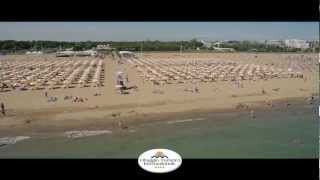 preview picture of video 'La Spiaggia: Villaggio Turistico Internazionale - Bibione -'