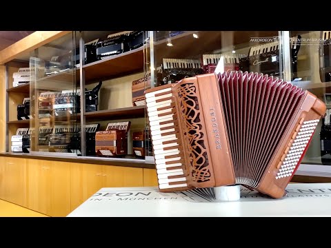 13. Brandoni Mod 144 W LI Mahagoni KLINGENDE ADVENTSKALENDER Akkordeon/Accordion