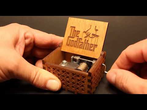 صندوق موسيقى من ماي سوق-ستور، قطعة واحدة لابنته من الام والاب