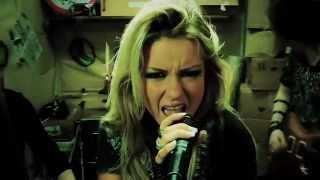 Video Estúpida Chica Pop de Leslie Shaw