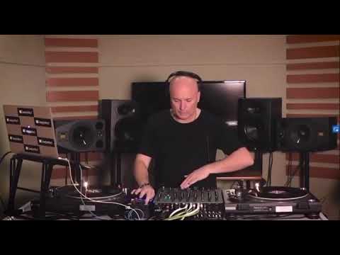 Stefano Noferini plays „Tomi&Kesh, Jay de Lys - W2DO“