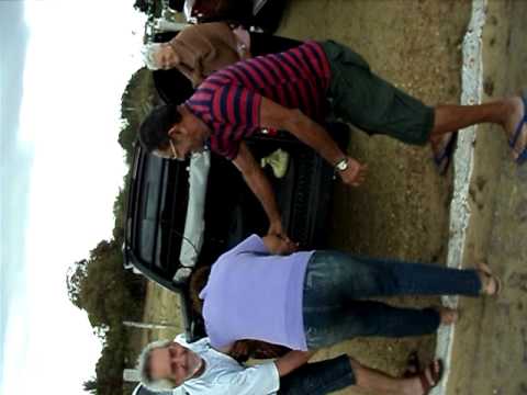 Neusa Subindo no carro