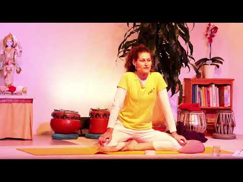 "Yoga für den Rücken" mit Ramani - Yoga Vidya Ashram Bad Meinberg - Live 16:15 Uhr 06.11.2021