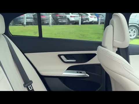 Mercedes-Benz E-Class E300de AMG Line *Panoramic S - Image 2
